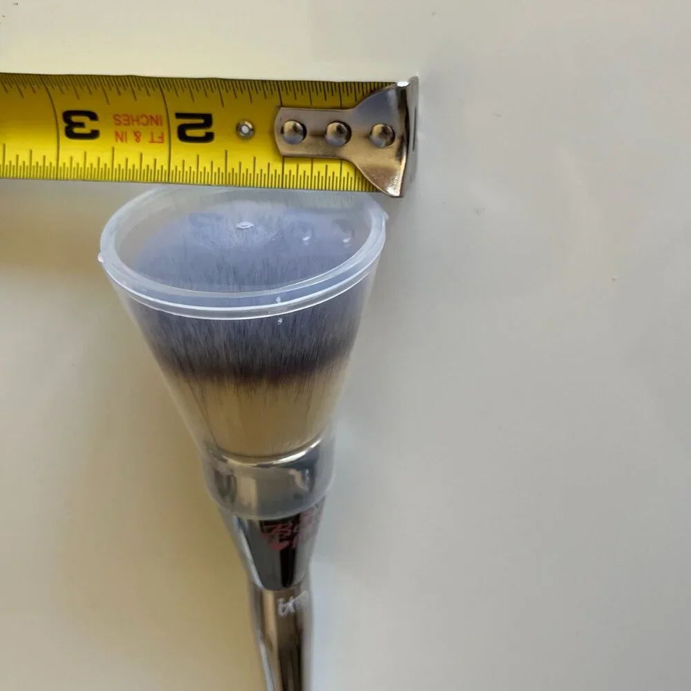 IT Cosmetics Brush for Ulta All Over Jumbo Powder Brush #211, New